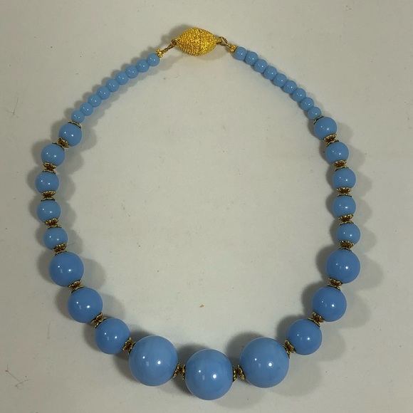 Magnetic Clasp Beaded Necklace - Picture 1 of 3